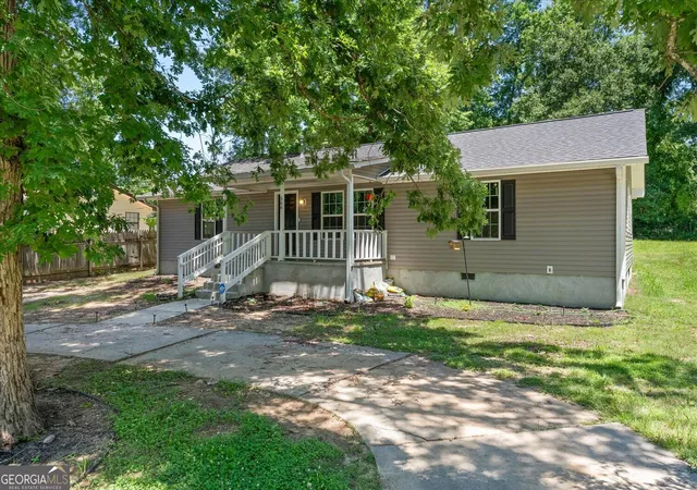 Photo 3 of Single family home for sale at 566 Shadowmoor Cir, Thomson, GA 30824 | MLS# 10835571 | Listing updated on 2026-09-14