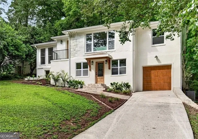 Photo 2 of Single family home for sale at 656 Channing Dr Nw, Atlanta, GA 30318 | MLS# 10799740 | Listing updated on 2026-09-12