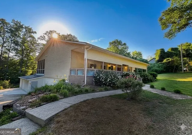 1st image of 817 Brookside Dr, Winder, GA 30680 | MLS# 10703851