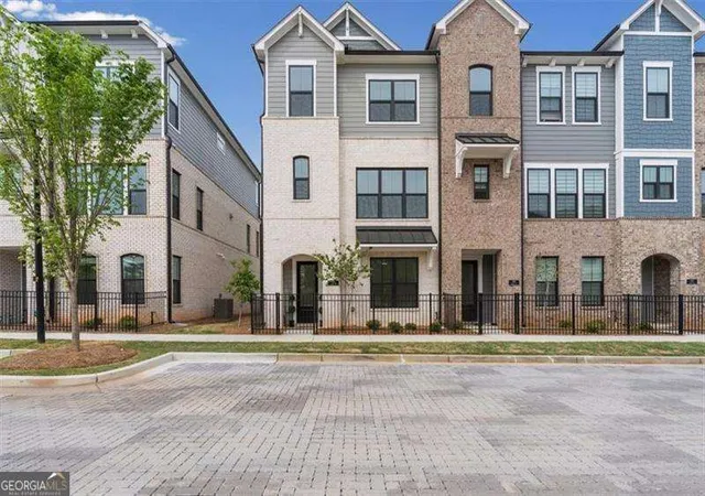2nd image of 285 Walker Ave, Roswell, GA 30076 | MLS# 10820399