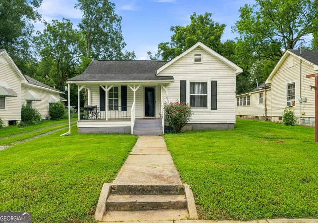Photo 1 of Single family home for sale at 129 Cobb St, Cedartown, GA 30125 | MLS# 10835765 | Listing updated on 2026-10-16