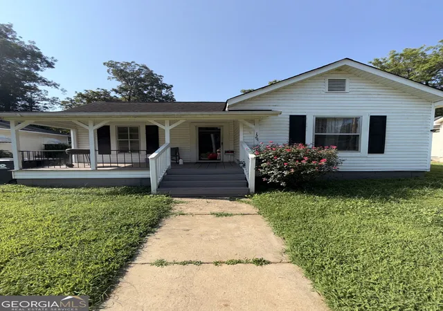 Photo 3 of Single family home for sale at 129 Cobb St, Cedartown, GA 30125 | MLS# 10835765 | Listing updated on 2026-10-16