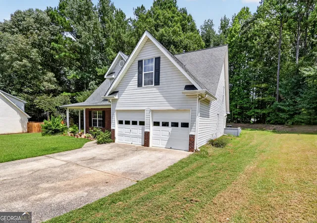 Photo 2 of Single family home for sale at 4009 Saint George Walk Sw, Powder Springs, GA 30127 | MLS# 10836423 | Listing updated on 2026-09-14