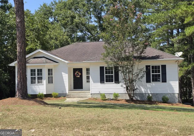 Photo 1 of Single family home for sale at 704 Hillwood Dr, Statesboro, GA 30458 | MLS# 10732813 | Listing updated on 2026-09-20