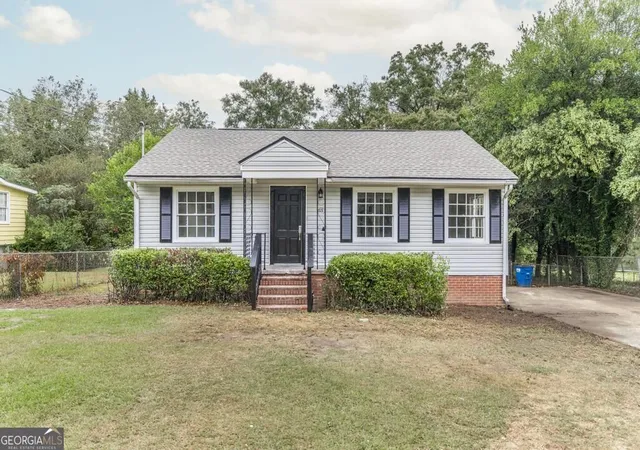 Photo 1 of Sale Pending at 3529 Mckenzie Dr, Macon, GA 31204 | MLS# 10869725 | Listing updated on 2026-10-28