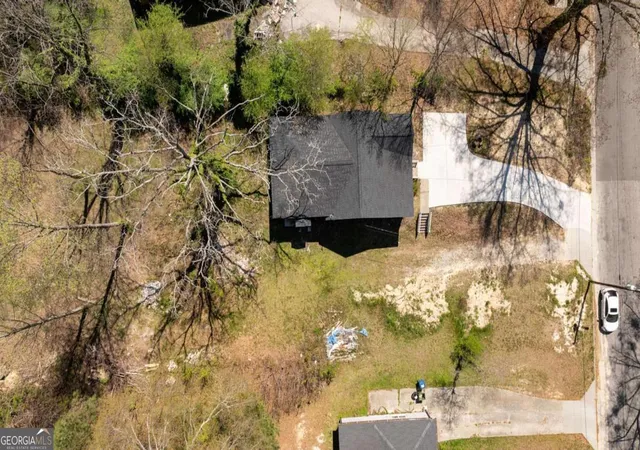 3rd image of 665 S Eugenia Pl Nw, Atlanta, GA 30318 | MLS# 10801645