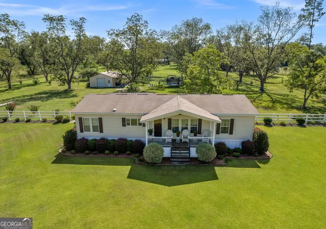 Photo 2 of Sale Pending at 6084 Youmans Chapel Rd, Blackshear, GA 31516 | MLS# 10825792 | Listing updated on 2026-08-27