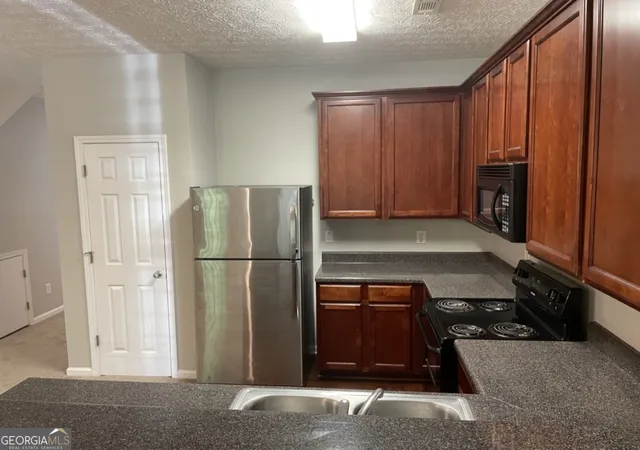 3rd image of 4283 High Park Ln # 10, Atlanta, GA 30344 | MLS# 10775817