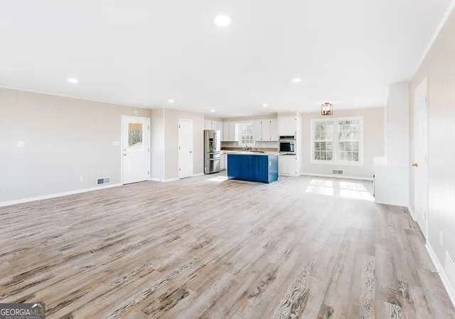 Photo 3 of Single family home for sale at 674 Yancey Rd, Arnoldsville, GA 30619 | MLS# 10834318 | Listing updated on 2026-09-10