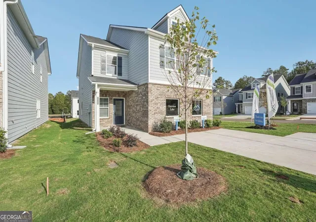 3rd image of 103 Vickers Point Dr, Fairburn, GA 30213 | MLS# 10806522