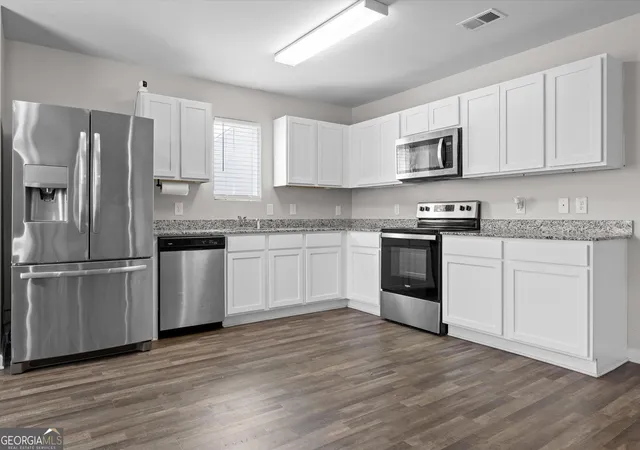 Photo 3 of Single family home for sale at 324 Middleton Ct, Chatsworth, GA 30705 | MLS# 10830129 | Listing updated on 2026-08-31