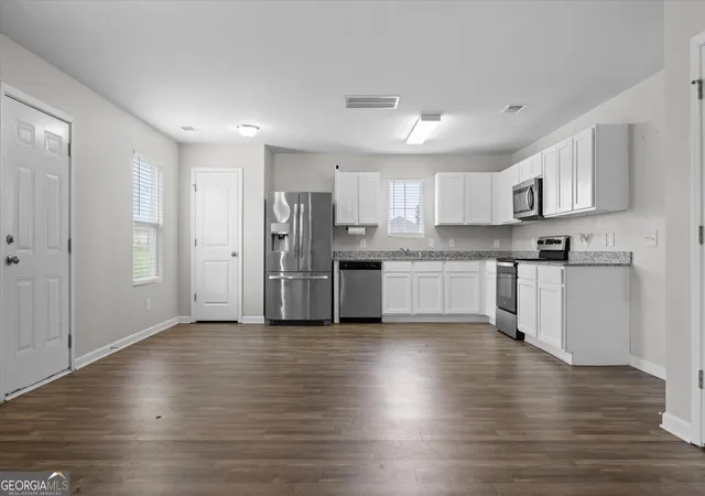 Photo 3 of Single family home for sale at 324 Middleton Ct, Chatsworth, GA 30705 | MLS# 10830129 | Listing updated on 2026-08-31