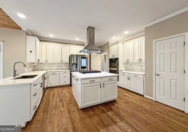 Photo 2 of Single family home for sale at 2299 Camden Dr Sw, Marietta, GA 30064 | MLS# 10794121 | Listing updated on 2026-09-18