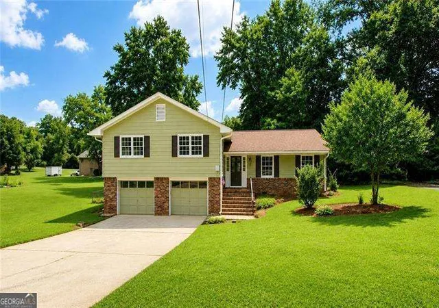 Photo 1 of Single family home for sale at 703 Foxcroft Trl Se, Marietta, GA 30067 | MLS# 10827308 | Listing updated on 2026-09-19