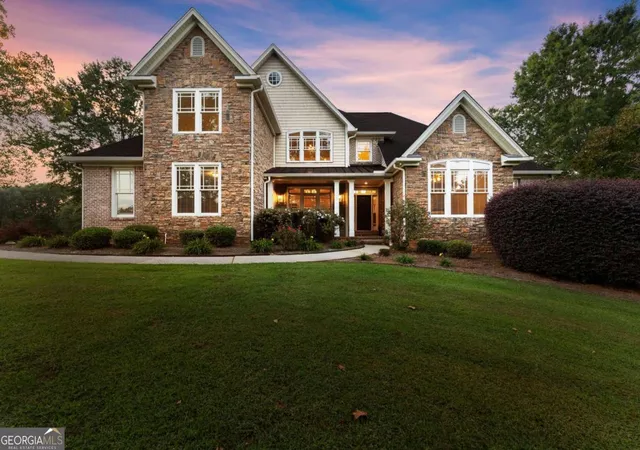 Photo 1 of Single family home for sale at 526 Orchard Dr, Clarkesville, GA 30523 | MLS# 10804787 | Listing updated on 2026-09-21
