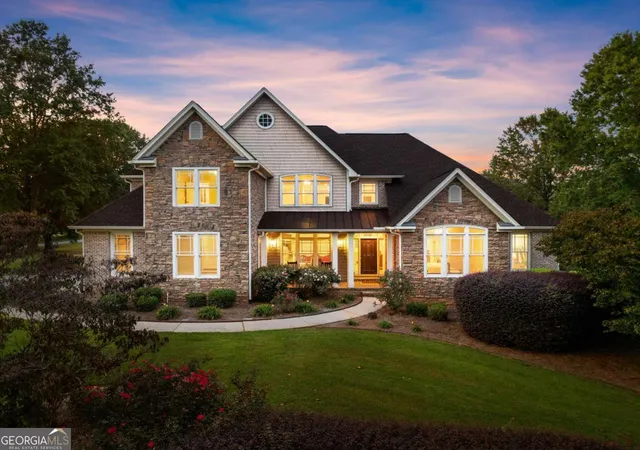 Photo 3 of Single family home for sale at 526 Orchard Dr, Clarkesville, GA 30523 | MLS# 10804787 | Listing updated on 2026-09-21