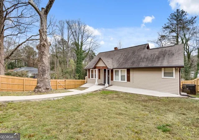 Photo 1 of Single family home for sale at 335 Fairburn Rd Nw, Atlanta, GA 30331 | MLS# 10879837 | Listing updated on 2026-10-27