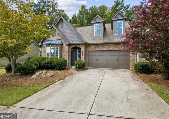 Photo 4 of Sale Pending at 3311 Castleberry Village Dr, Cumming, GA 30040 | MLS# 10774385 | Listing updated on 2026-10-07