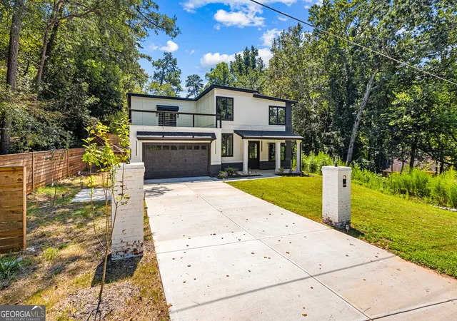 Photo 2 of Single family home for sale at 6465 Yacht Clb Rd, Flowery Branch, GA 30542 | MLS# 10836440 | Listing updated on 2026-09-23
