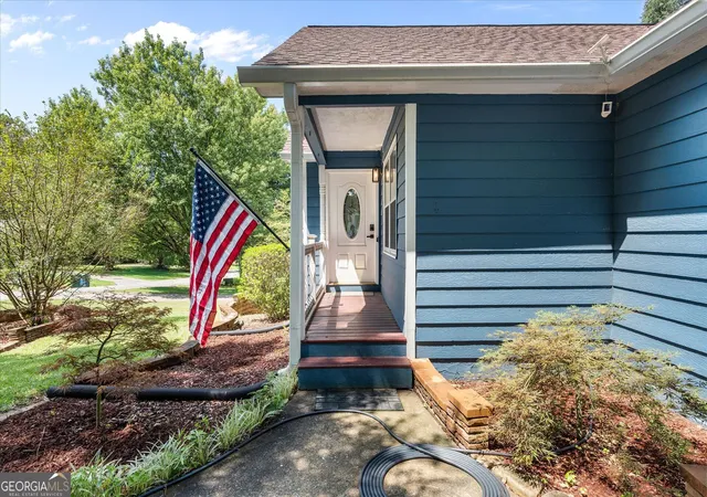 Photo 3 of Single family home for sale at 101 Mallard Ln, Carrollton, GA 30117 | MLS# 10826594 | Listing updated on 2026-09-26