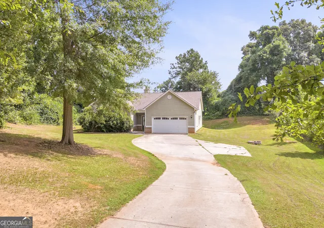 Photo 1 of Single family home for sale at 662 Carla Ct, Winder, GA 30680 | MLS# 10810854 | Listing updated on 2026-08-13