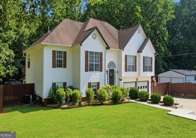 Photo 4 of Single family home for sale at 180 Harper Rd, Mcdonough, GA 30252 | MLS# 10827495 | Listing updated on 2026-09-10