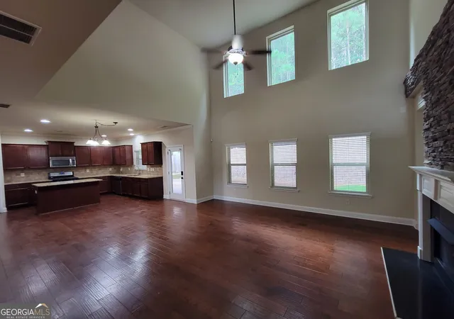 Photo 3 of Sale Pending at 1471 Primrose Park Rd, Sugar Hill, GA 30518 | MLS# 10810068 | Listing updated on 2026-09-10