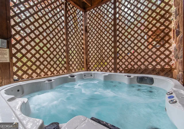 Photo 2 of Single family home for sale at 850 Mountain Lake Cir, Blue Ridge, GA 30513 | MLS# 10791861 | Listing updated on 2026-07-08