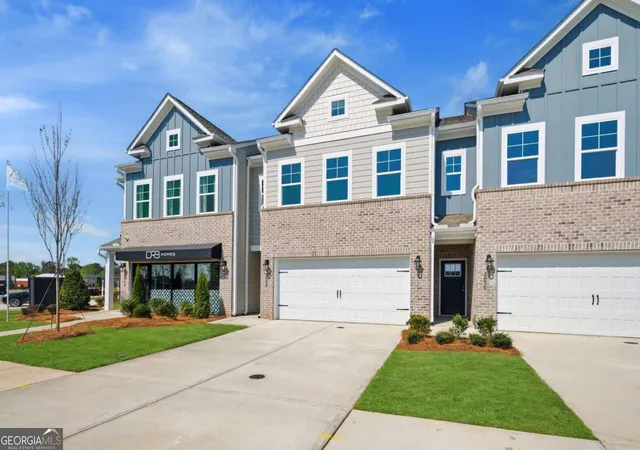 Photo 2 of Townhouse for sale at 3649 Donovan Cir, Loganville, GA 30052 | MLS# 10811427 | Listing updated on 2026-09-24