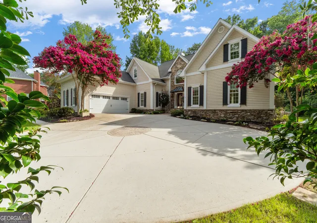 2nd image of 66 Hidden Lakes Dr, Carrollton, GA 30116 | MLS# 10815150