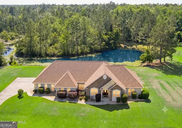 Photo 1 of Single family home for sale at 190 Lakes Dr, Brunswick, GA 31523 | MLS# 10767919 | Listing updated on 2026-09-21