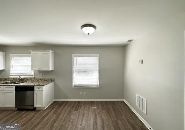 4th image of 2566 Nw Santa Barbara Dr, Atlanta, GA 30318 | MLS# 10490756