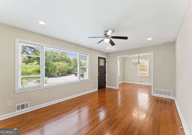 Photo 4 of Single family home for sale at 951 Cherokee Trl SE, Smyrna, GA 30080 | MLS# 10739901 | Listing updated on 2026-09-17