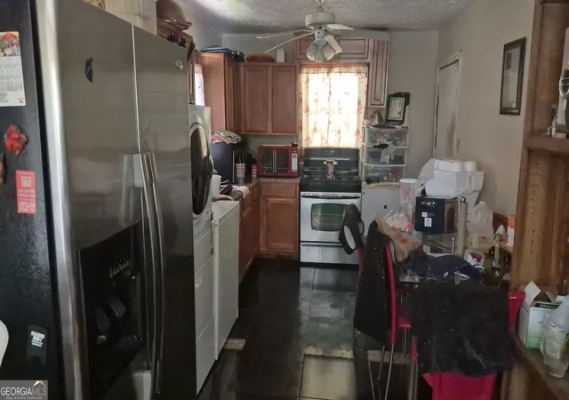 Photo 3 of Sale Pending at 2032 Wells Dr Sw, Atlanta, GA 30311 | MLS# 10798154 | Listing updated on 2026-10-01