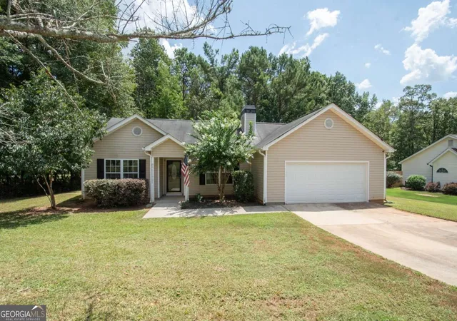 1st image of 10 Walton Woods Court, Newnan, GA 30263 | MLS# 10828167