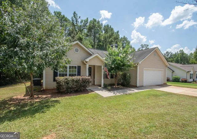 2nd image of 10 Walton Woods Court, Newnan, GA 30263 | MLS# 10828167