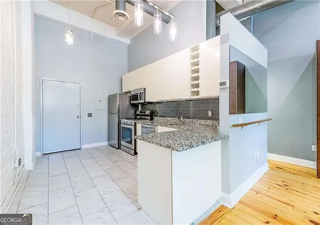Photo 4 of Condo for sale at 210 Walker St SW #1, Atlanta, GA 30313 | MLS# 10828107 | Listing updated on 2026-10-26