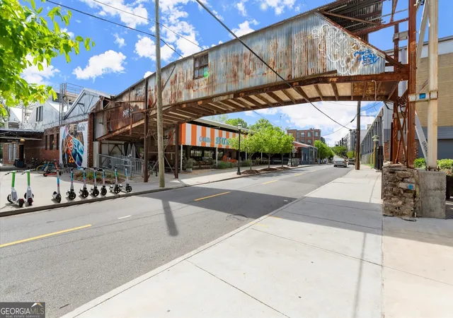 Listing Photo 2 - Condo for sale in building located at 830 Dekalb Ave, Atlanta, GA 30312 - Unit #1