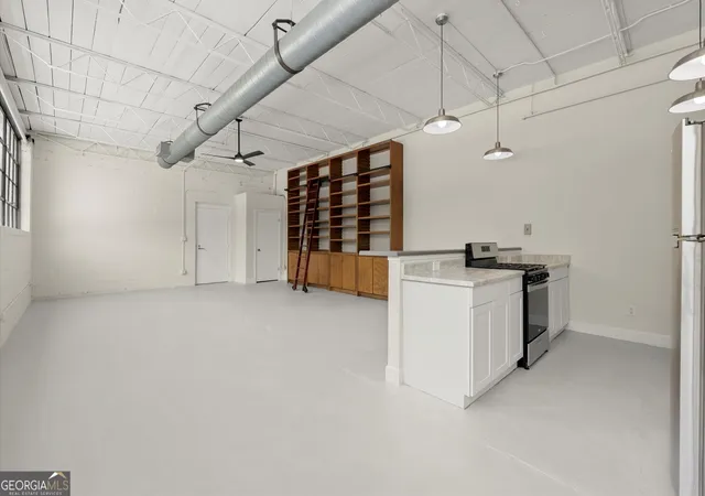 Listing Photo 5 - Condo for sale in building located at 830 Dekalb Ave, Atlanta, GA 30312 - Unit #1