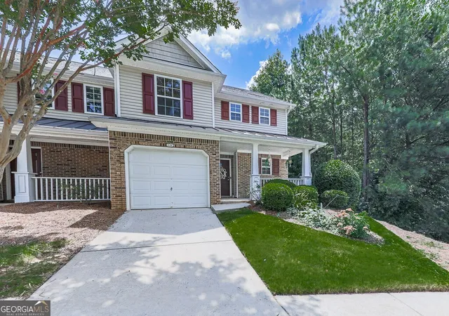 Photo 2 of Townhouse for sale at 530 Fox Crk Xing, Woodstock, GA 30188 | MLS# 10804380 | Listing updated on 2026-07-28