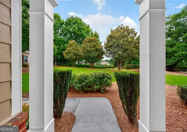 Listing Photo 4 - Condo for sale in building located at 2711 Grapevine Cir, Cumming, GA 30041 - Unit #1501