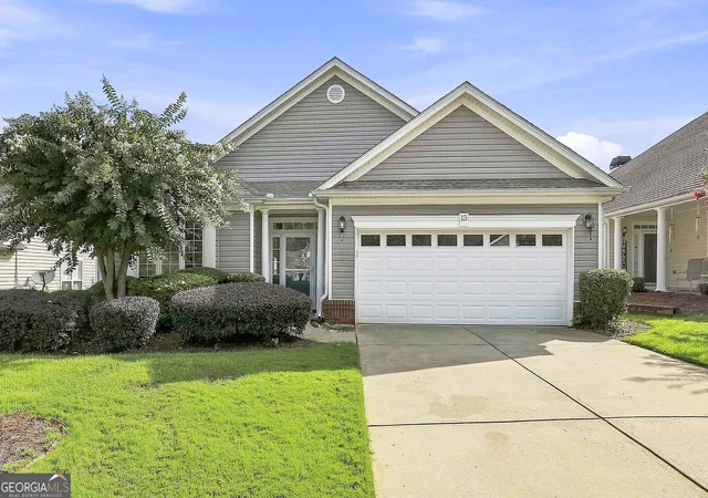 1st image of 13 Hillside Dr, Newnan, GA 30265 | MLS# 10825448