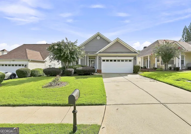 2nd image of 13 Hillside Dr, Newnan, GA 30265 | MLS# 10825448