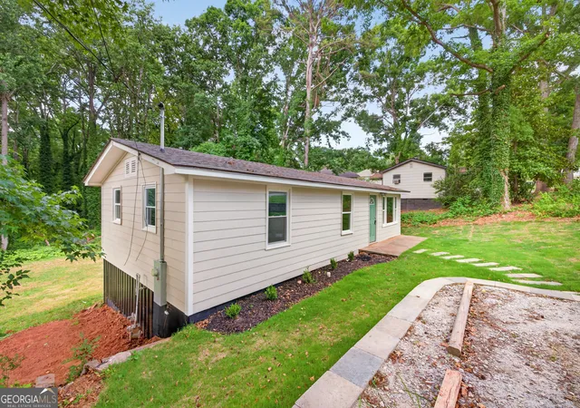 3rd image of 136 Nowell St, Monroe, GA 30655 | MLS# 10774871