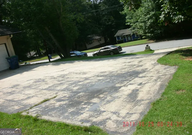 Photo 3 of Single family home for sale at 5435 Morning Crk Cir, South Fulton, GA 30349 | MLS# 10817373 | Listing updated on 2026-09-30