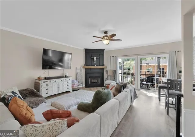 Photo 3 of Townhouse for sale at 6300 Views Tr, Peachtree Corners, GA 30092 | MLS# 10826533 | Listing updated on 2026-10-02