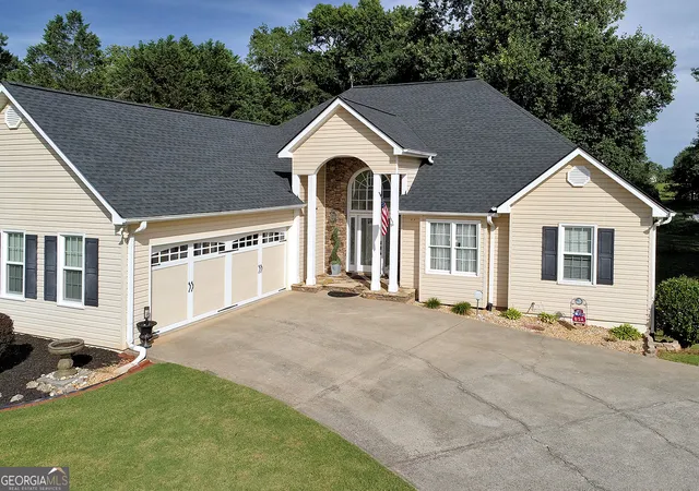 Homes for sale in Gainesville, GA | 4010 Churchill Downs Dr, Gainesville, GA 30507 | MLS# 10788740
