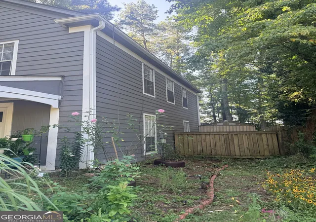 Photo 3 of Sale Pending at 1263 Old Countryside Cir, Stone Mountain, GA 30083 | MLS# 10835680 | Listing updated on 2026-09-06