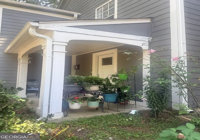 Photo 3 of Sale Pending at 1263 Old Countryside Cir, Stone Mountain, GA 30083 | MLS# 10835680 | Listing updated on 2026-09-06