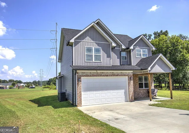 Photo 3 of Single family home for sale at 327 Larkspur Dr SW, Calhoun, GA 30701 | MLS# 10836201 | Listing updated on 2026-09-14